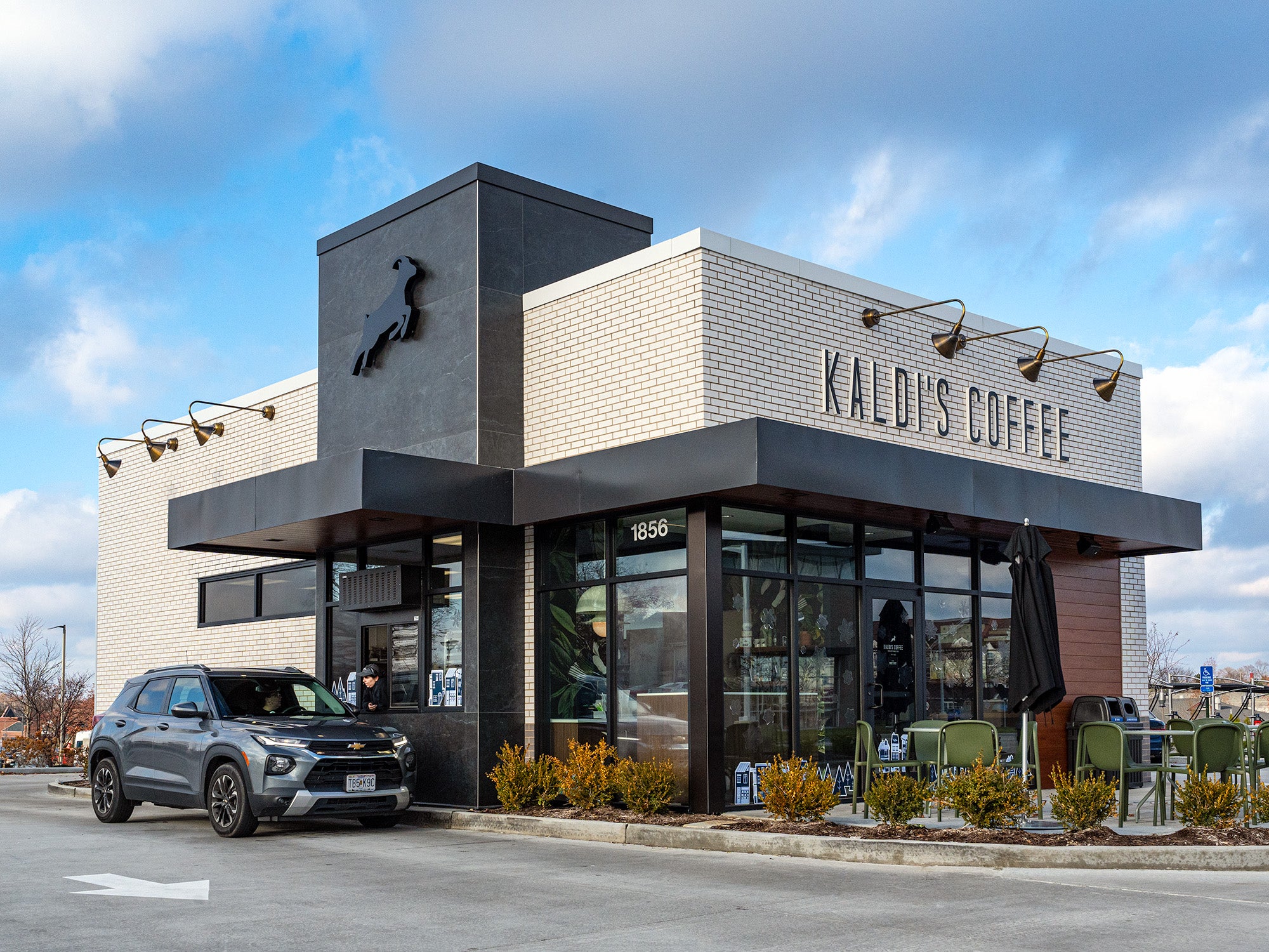 outside image of Kaldi's Coffee Drive Through cafe in St. Charles
