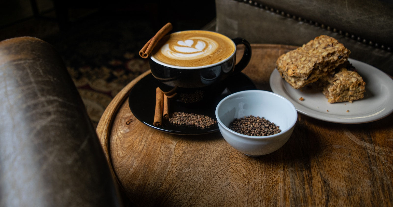 Cinnamon & Cardamom Latte with an Oat Bar